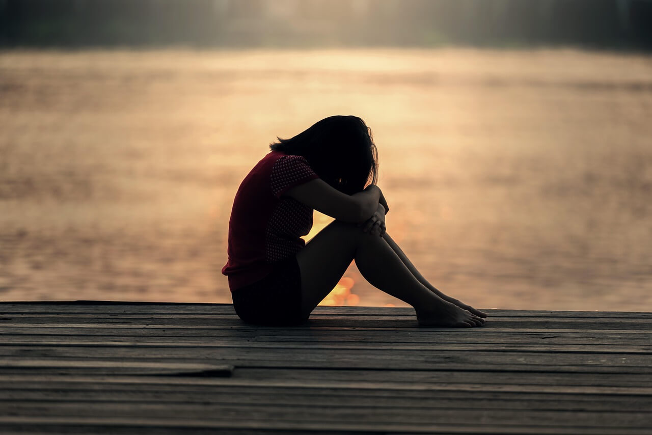 Why Do I Feel Anxious for No Reason? 7 Common Causes and What You Can Do